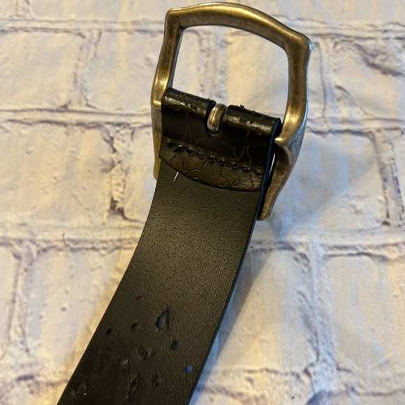 BOHO BLACK NON LEATHER WITH GUNMETAL BUCKLE AND STUDS ON FLORAL WITH CUTOUT BELT - Picture 4 of 8